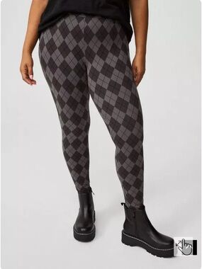 NWOT Torrid Gray and Black Argyle Full Length Legging